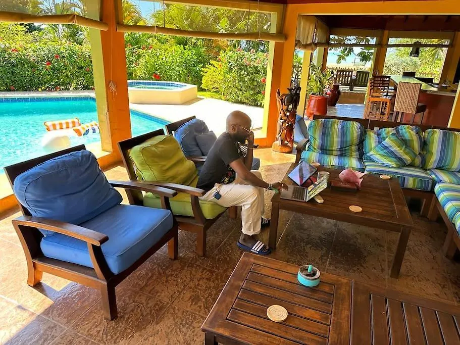 Magic Moments Ja Villa Black River